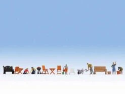 Noch Gmbh 16215 In The Garden With Accessories -- 6 Figures, Garden Accessories, HO