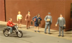 Bachmann 33151 CITY PEOPLE W/motorcycle, O Scale