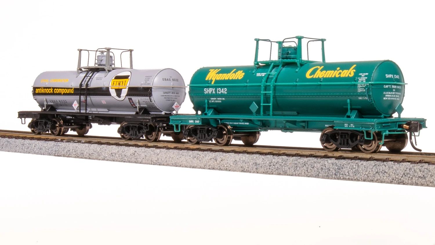 BLI 7669 6000 Gallon Tank, 1960's Variety 2-pack A, HO (Ethyl Corp, Wyandotte) - Image 6