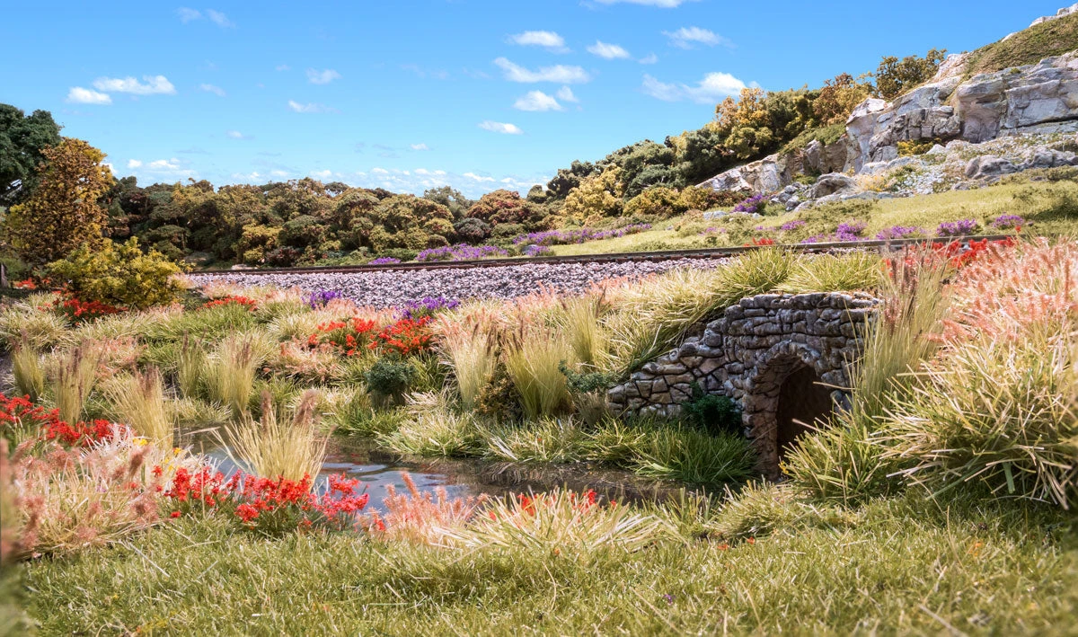 Woodland Scenics FS771 Peel 'n' Place Tufts -- Medium Green Grass, All Scales - Image 3